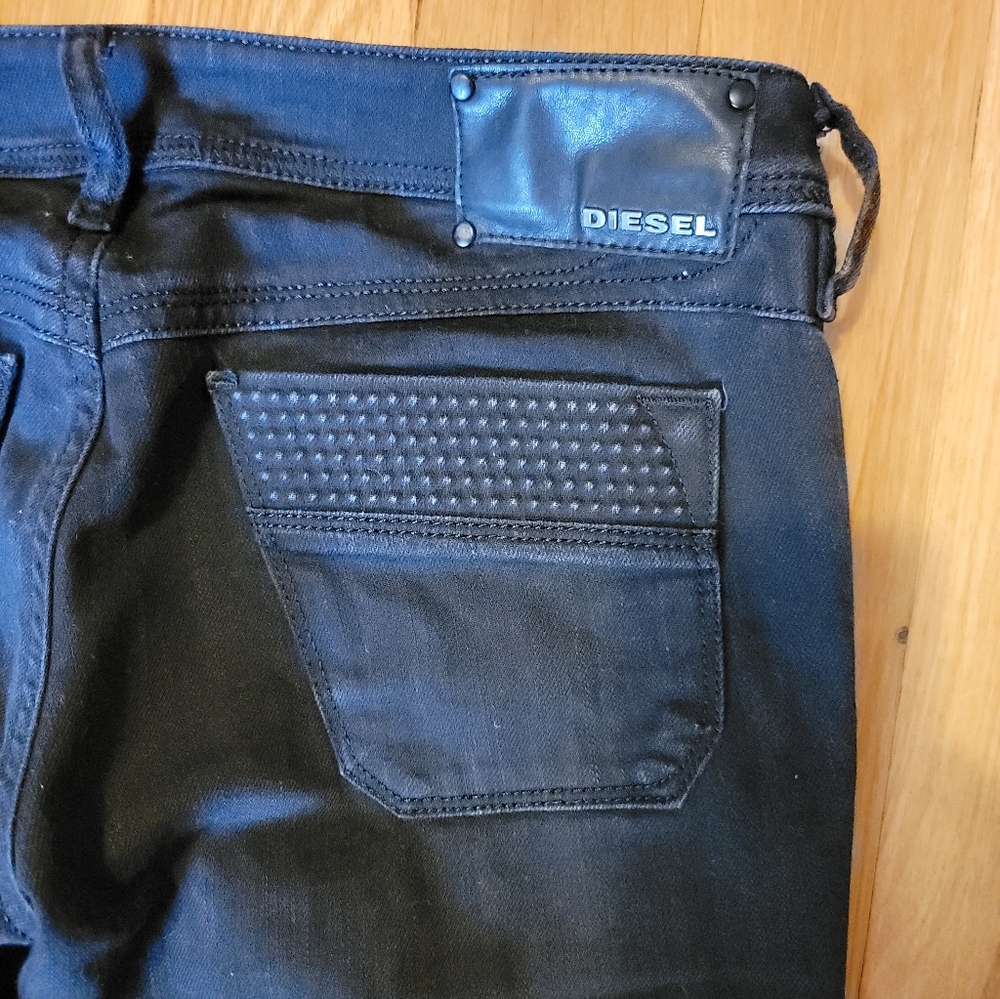 Diesel Black Distressed Straight Lowky 008ux Jeans